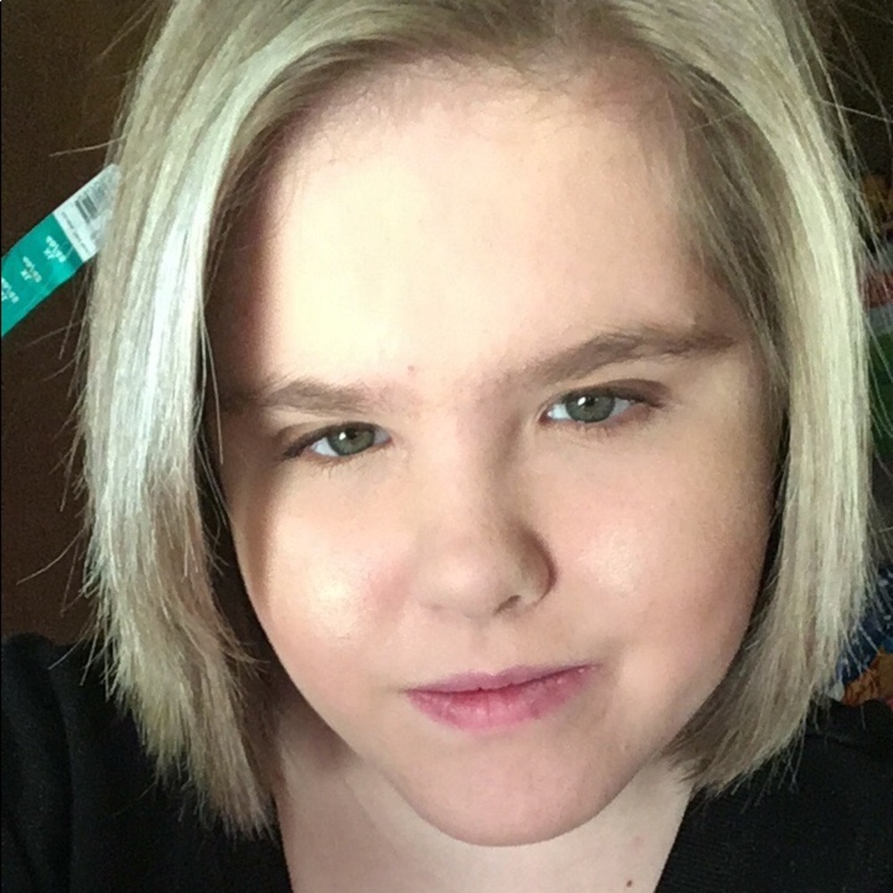 Meet your Posher, Hannah